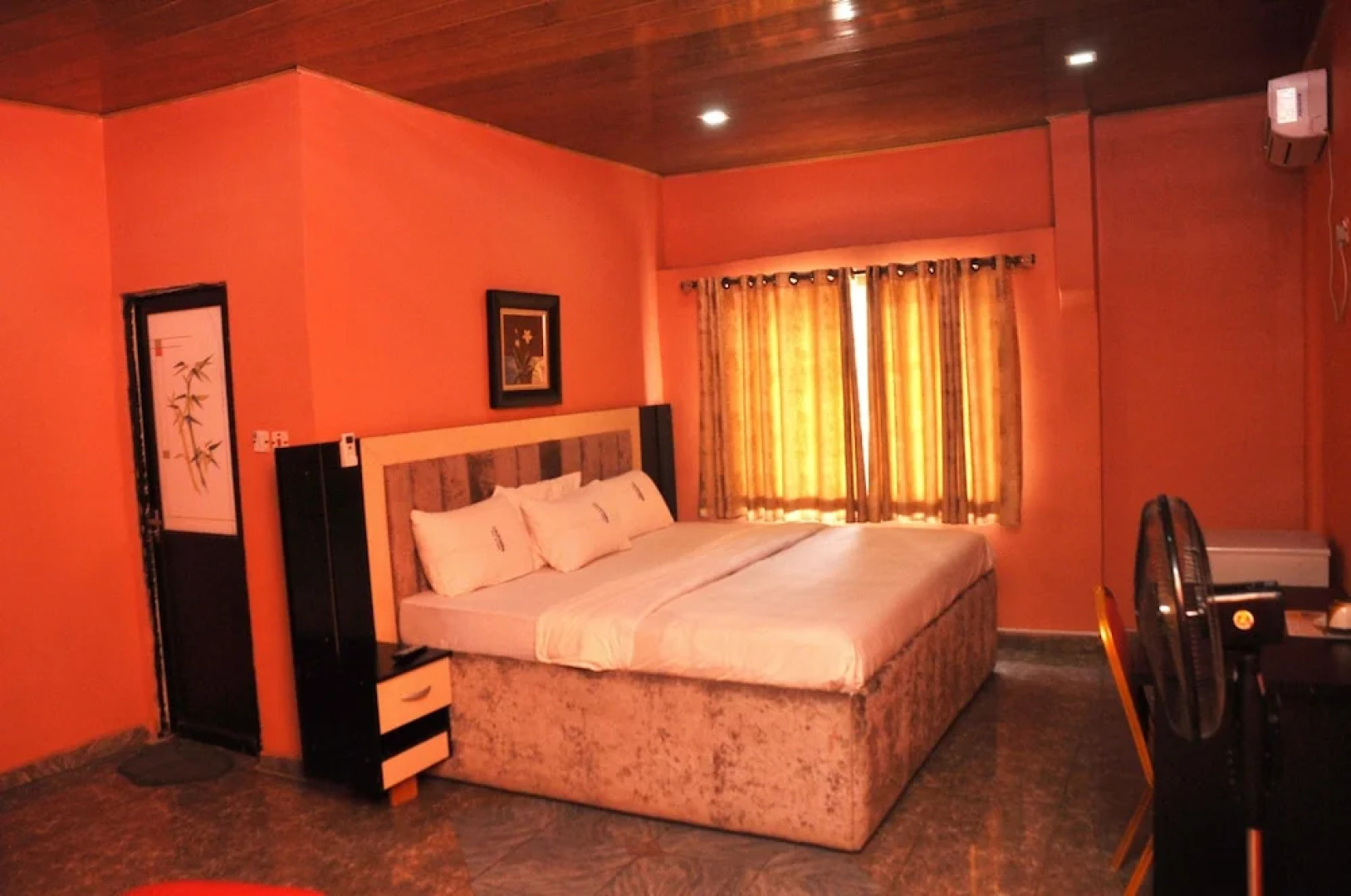 California Garden Hotel and Suites