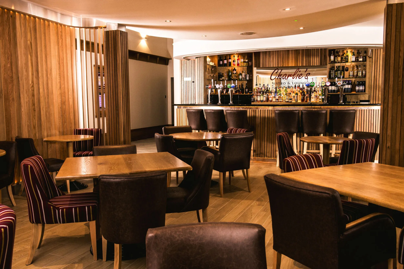 La Mon Hotel And Country Club