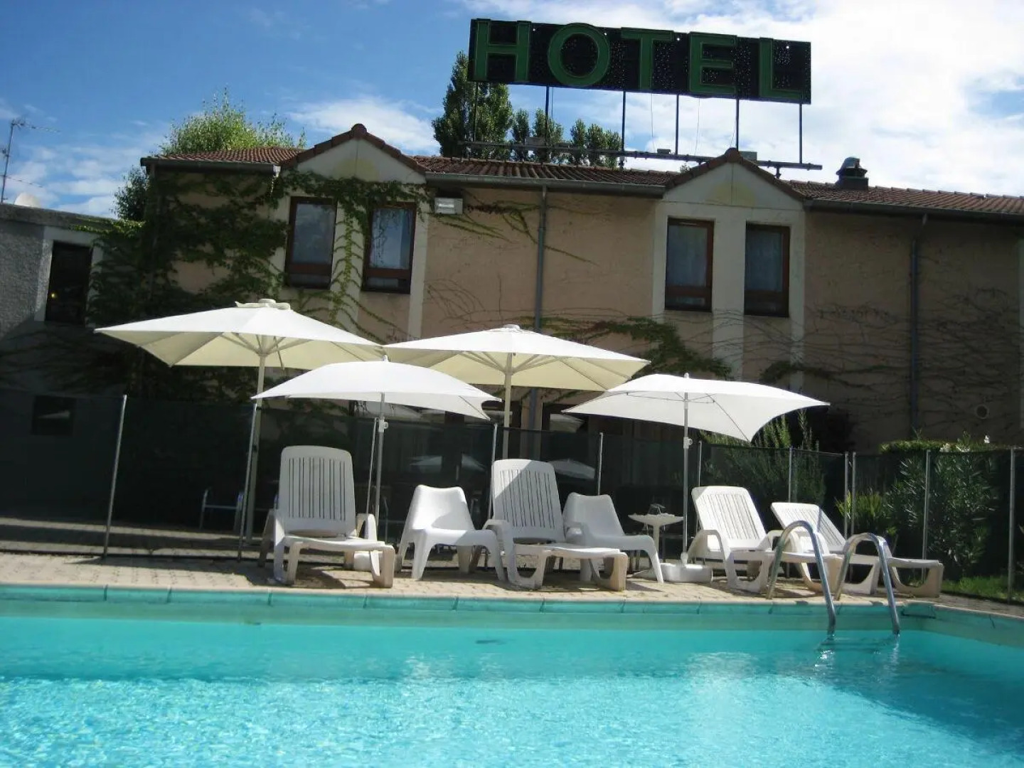 L'Hôtel des Trois Massifs