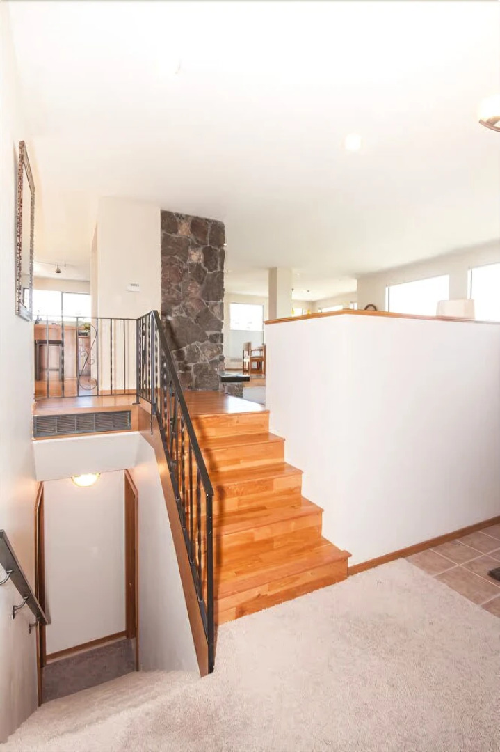 Terrace Place Guest House - Five Bedroom Home with Sea View