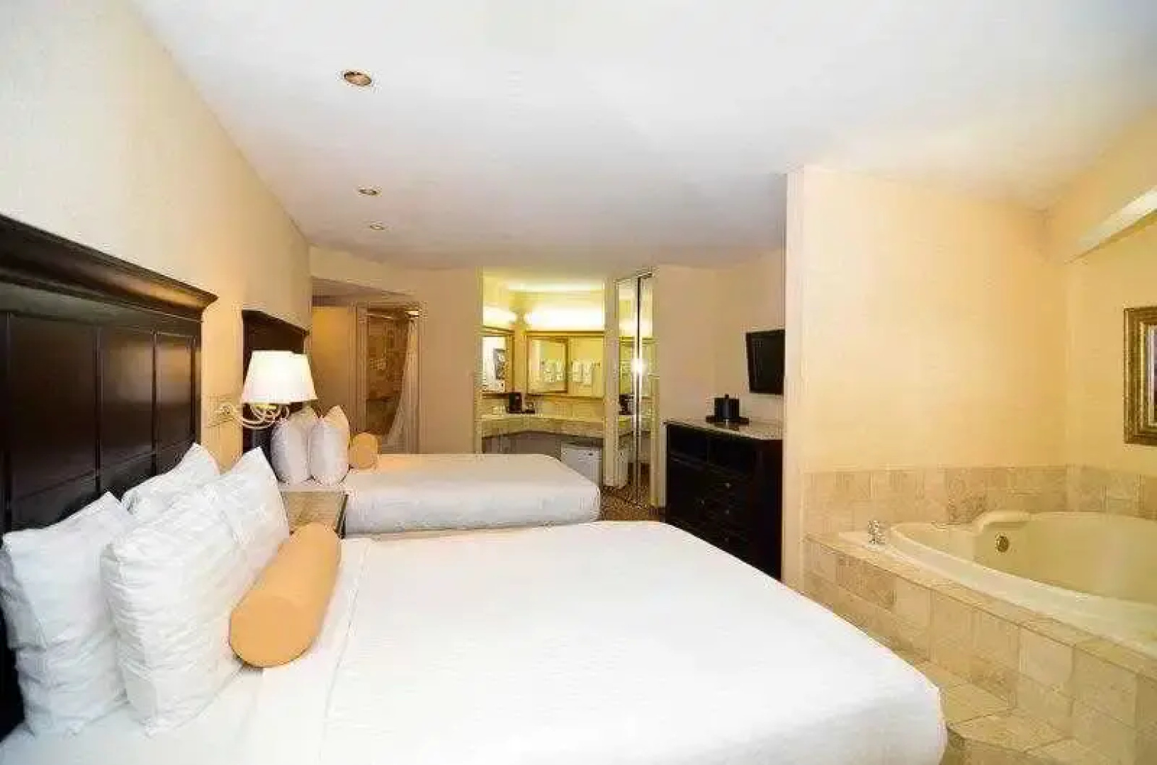 Best Western Plus Laguna Brisas Spa Hotel