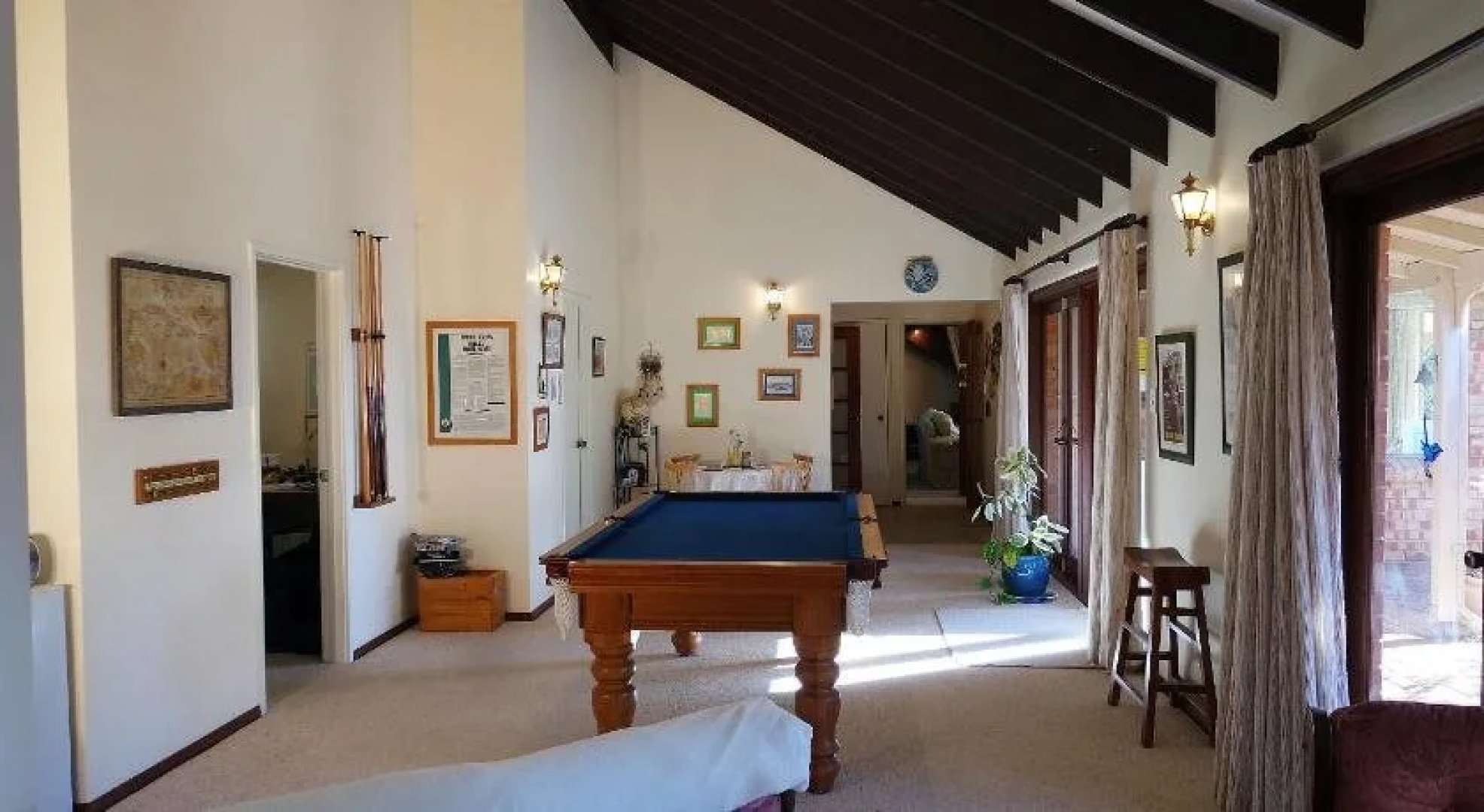Eleebana Guest House