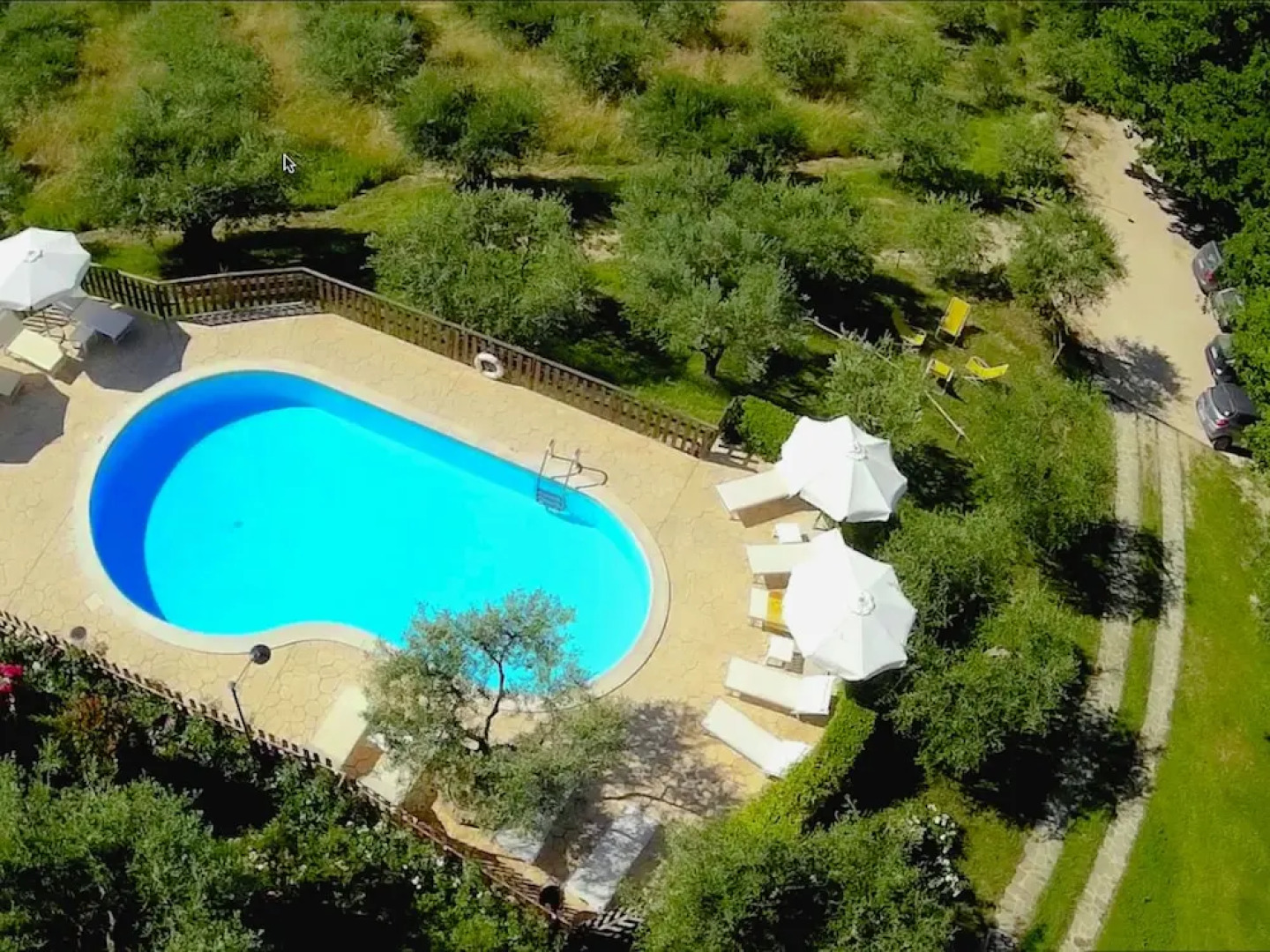 Spacious Farmhouse in Valfabbrica With Pool