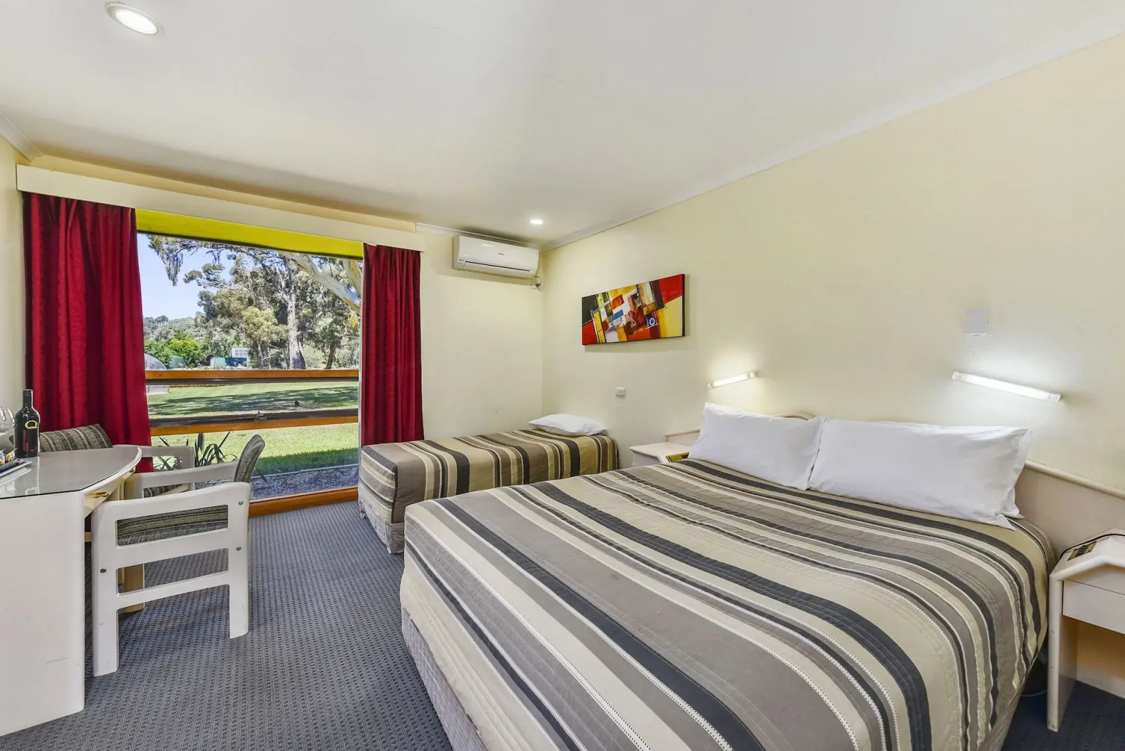 William Macintosh Motor Lodge