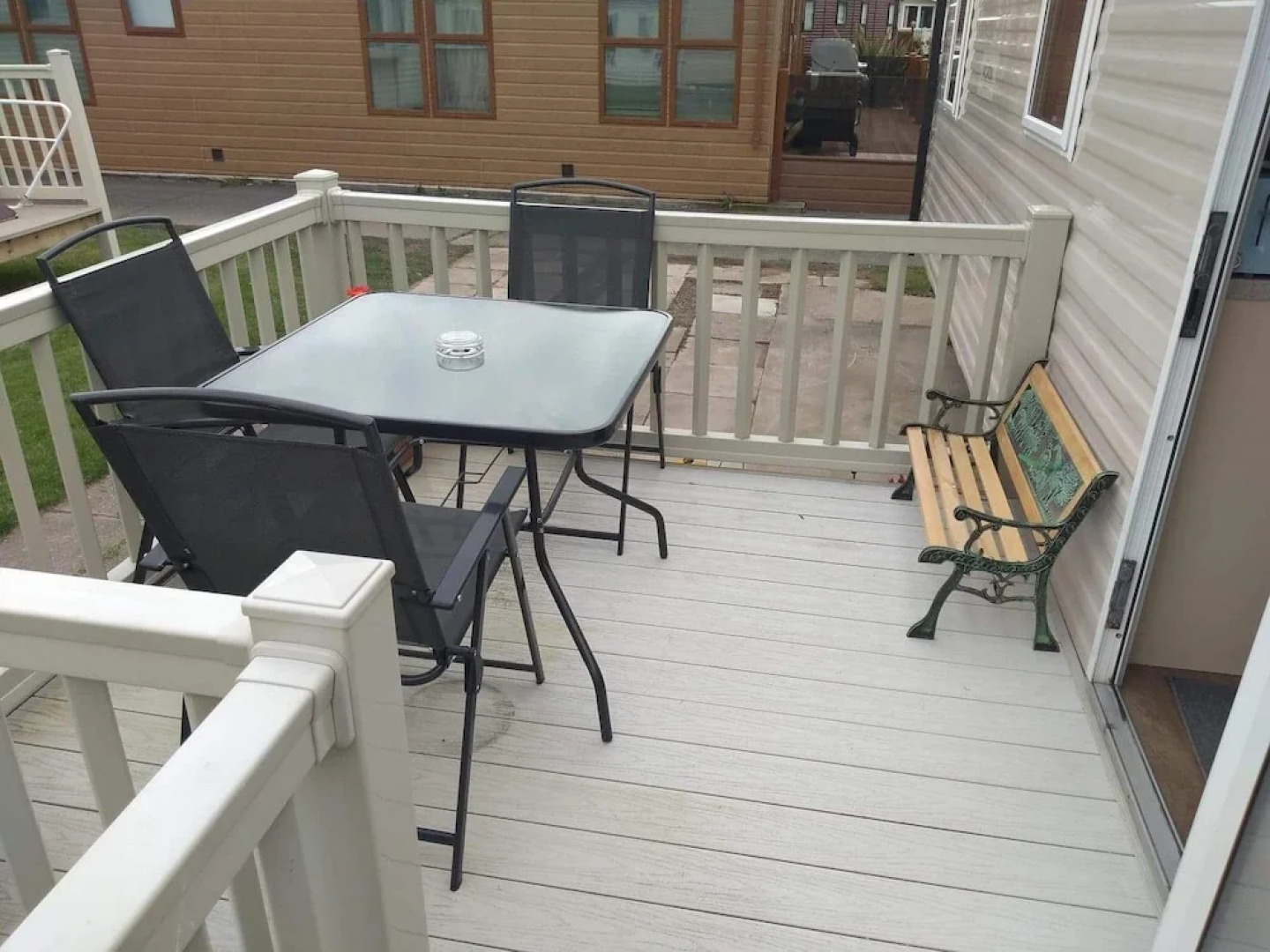 2 Bedroom 6 Berth Caravan With Decking