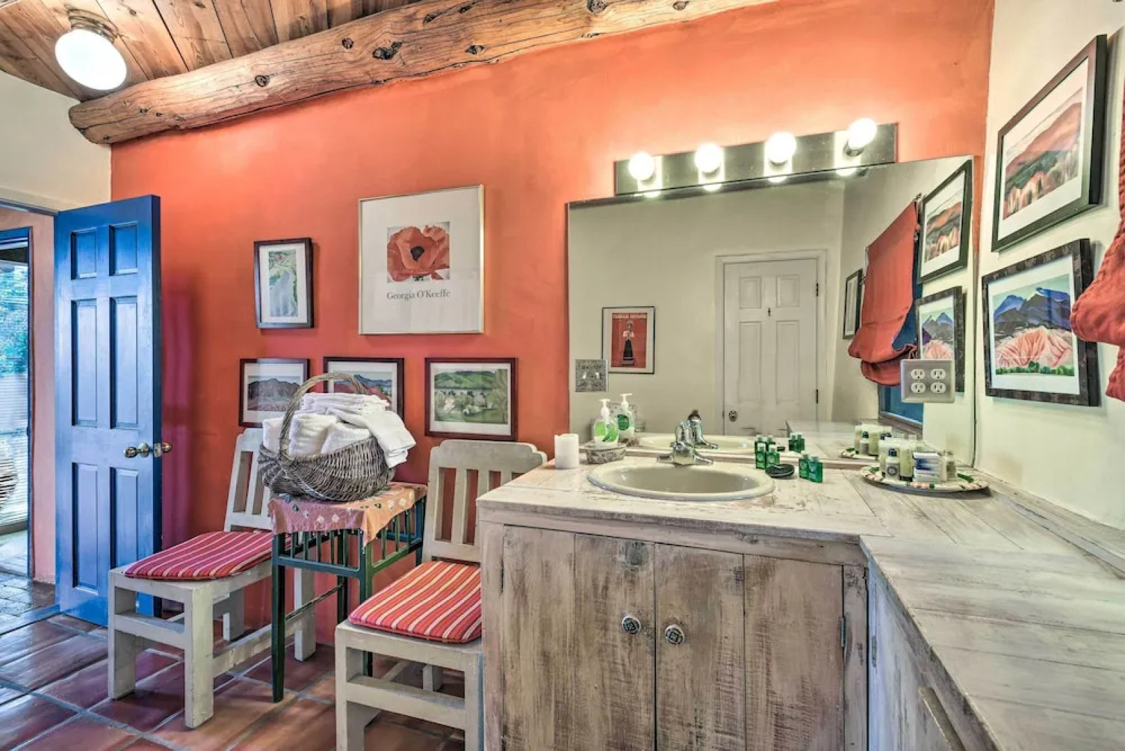 El Prado Home w/ Hot Tub, Panoramic Mtn Views