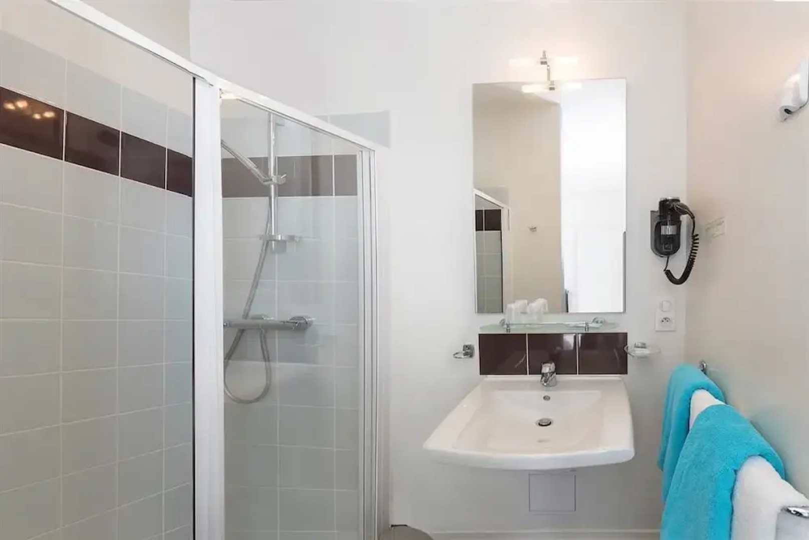 Les Bains Boyardville Hotel Et Restaurant