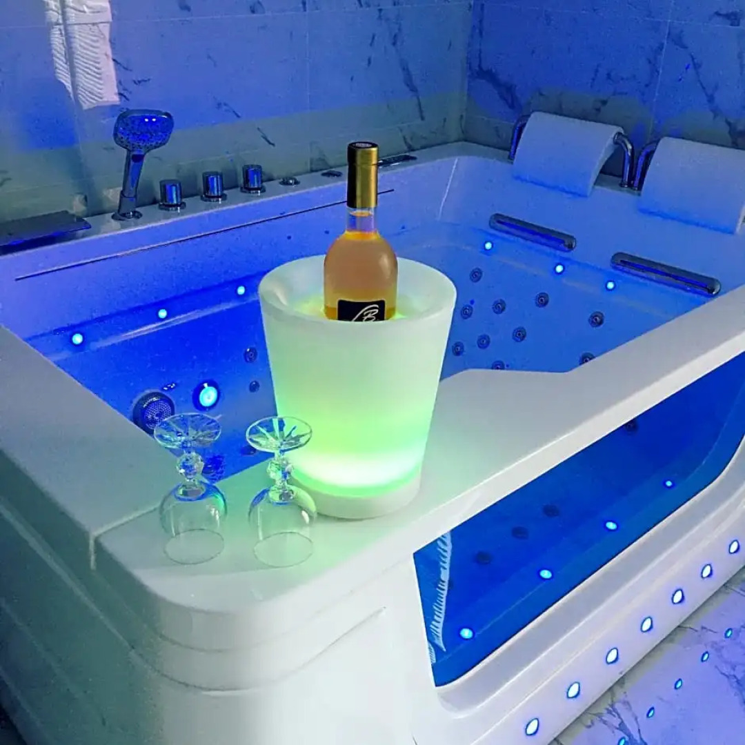 Suite Saint Esteve avec balneo au cœur d'un hameau