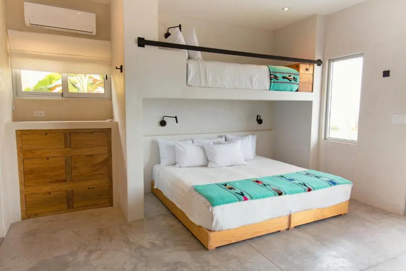 Topia Retreat - Surf Suite Sur