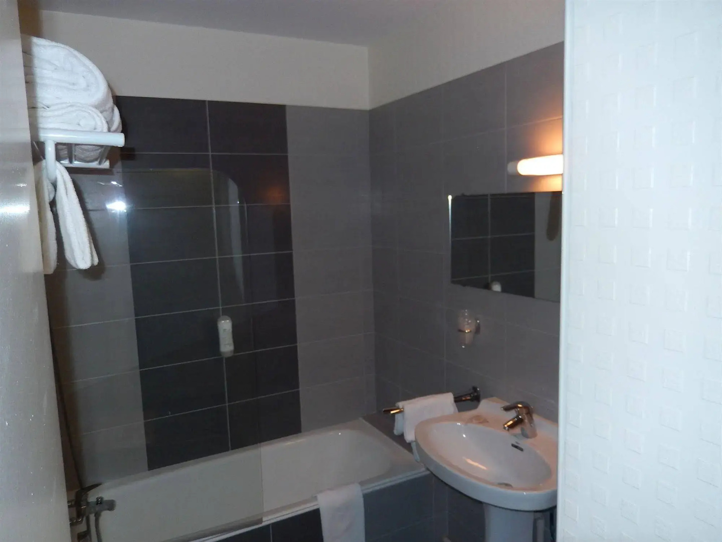 Logis Hôtel Lodge la Valette