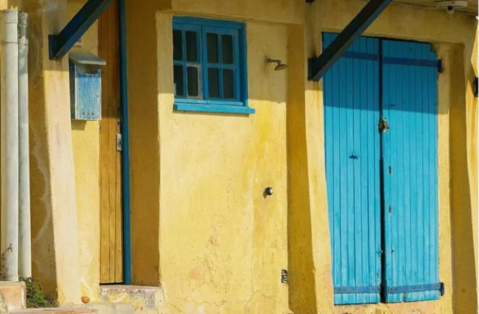 **** Beau T2 de 40 m2, jardin de 70m2, au calme, à 50 mètres de la plage