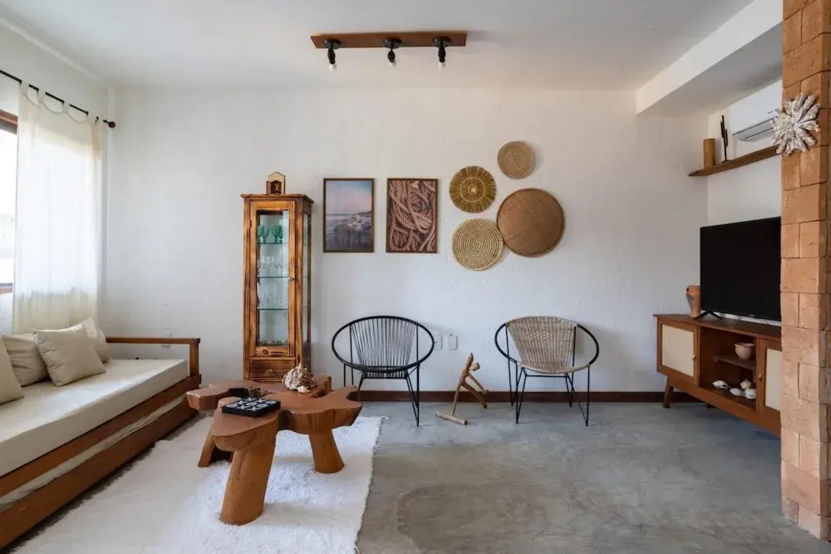 Maravilhosa Casa com Piscina em Frente Praia