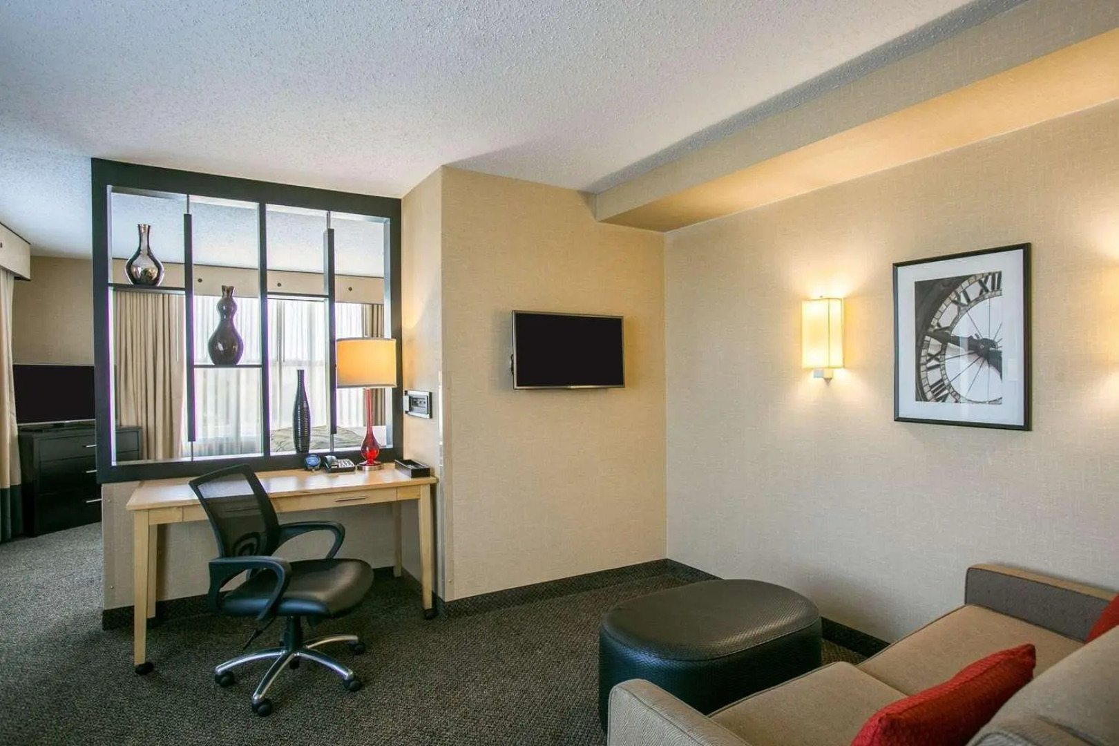 Cambria Suites Indianapolis Airport