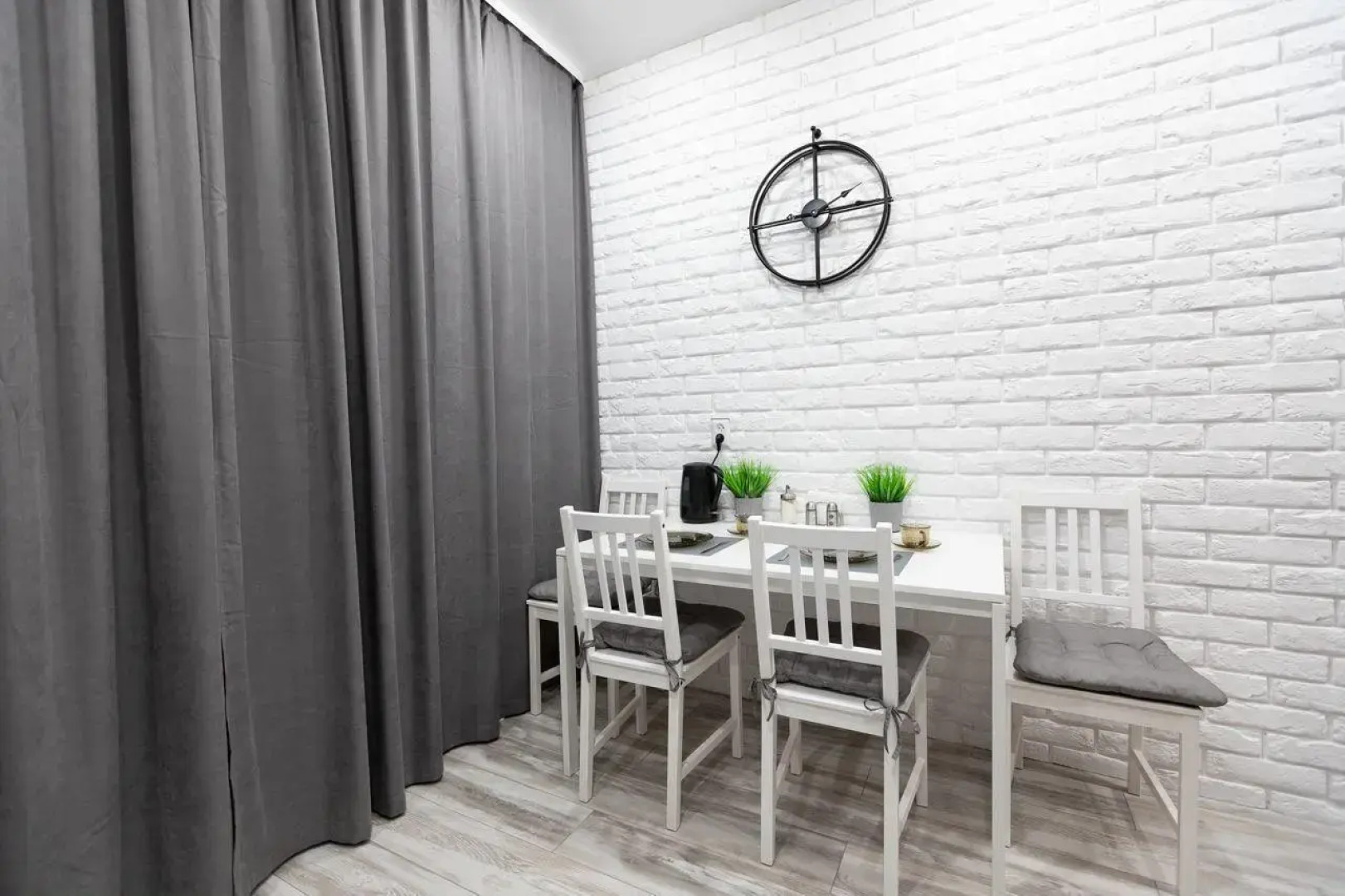 Апартаменты на улице Бредова