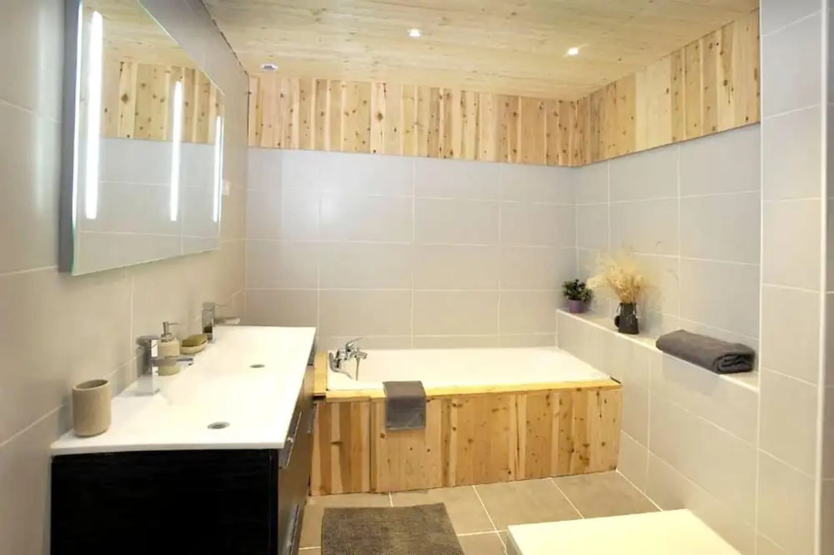 House With 4 Bedrooms in Saint-georges-de-lévéjac, With Wonderful Moun