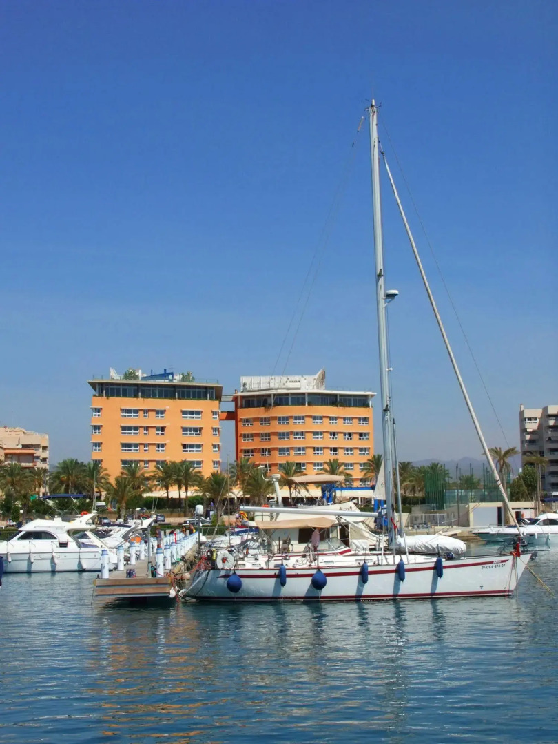 Senator Águilas Hotel