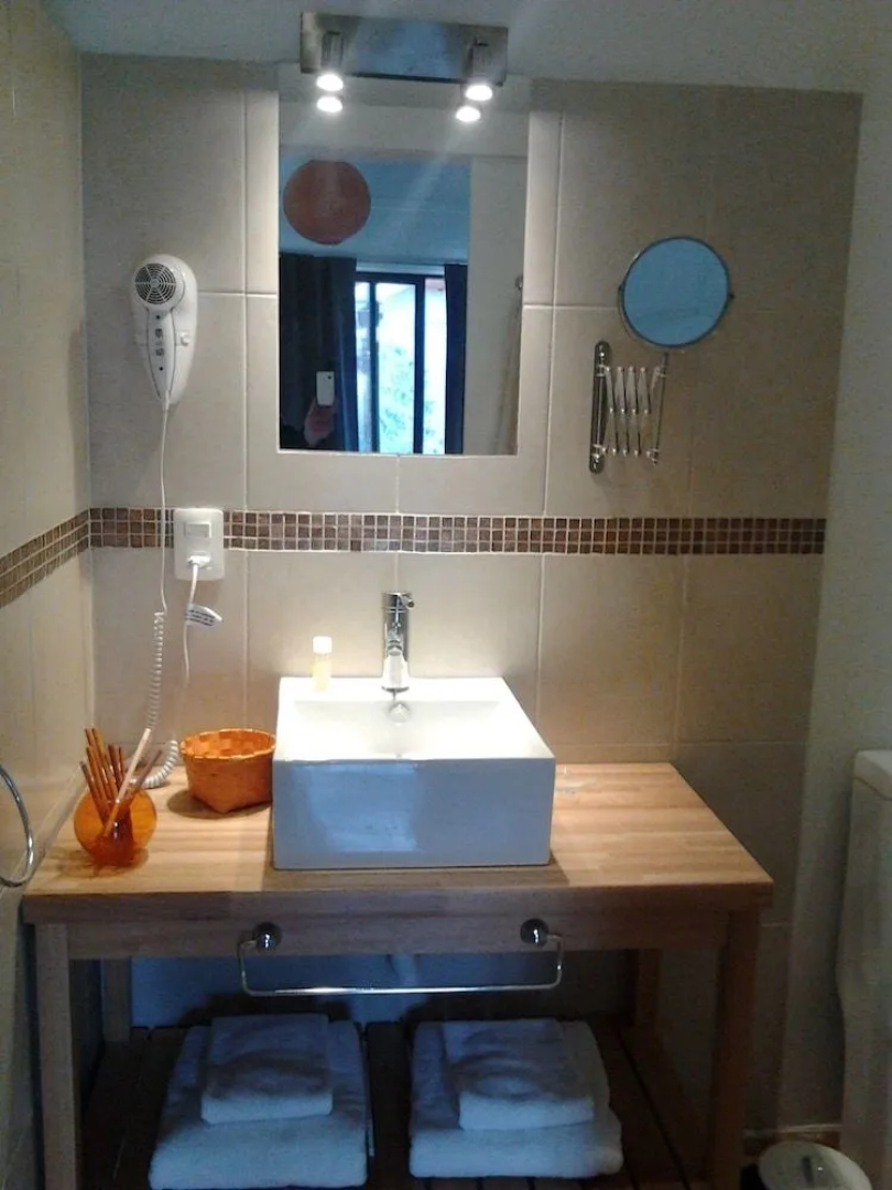 LA MAISON Suites & Gastronomía