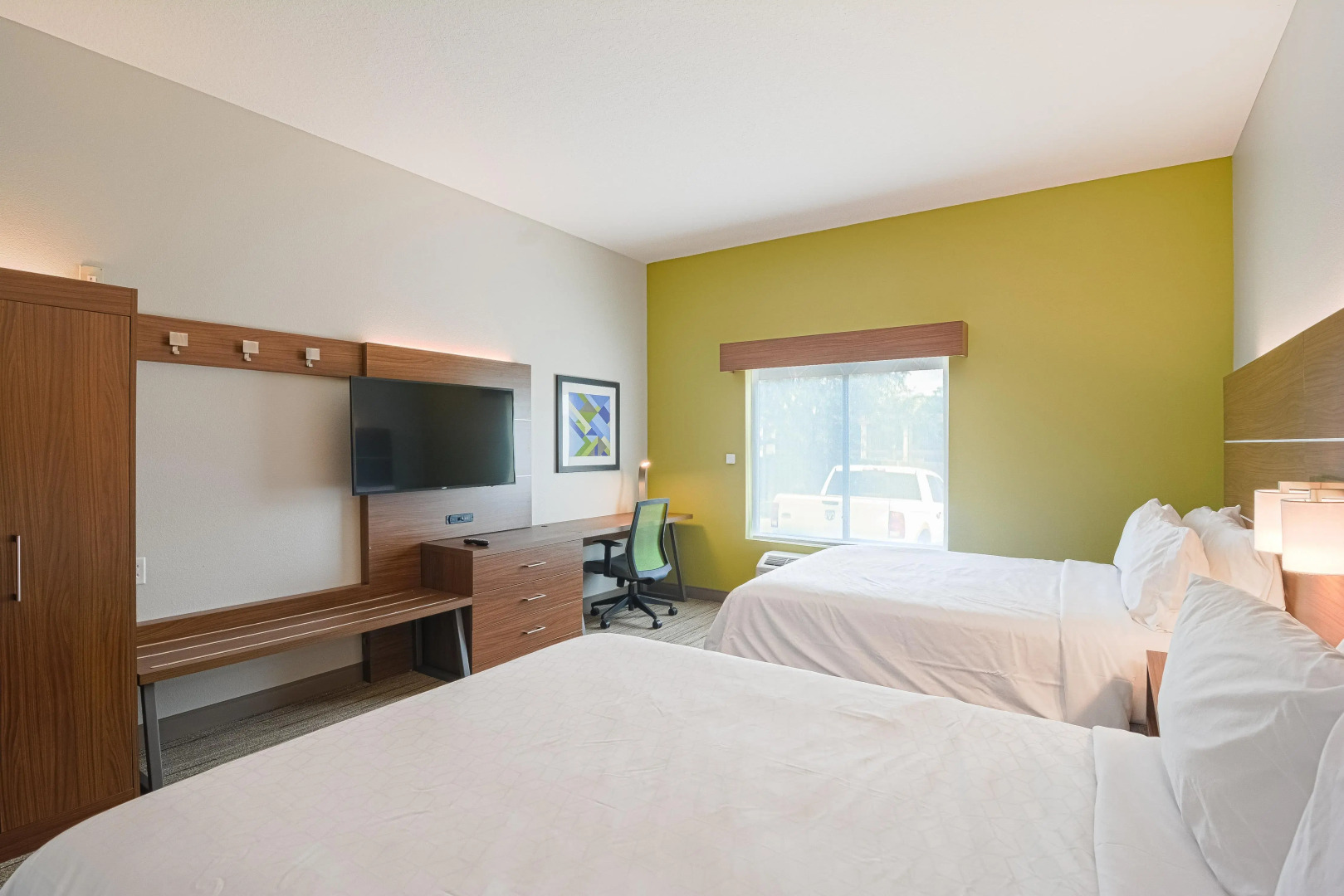 Holiday Inn Express & Suites Tampa USF Busch Gardens by IHG