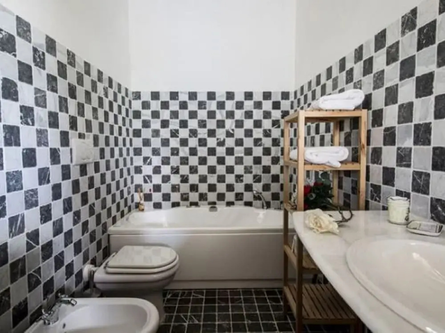 Pretty Apartment in Ascoli Piceno with Hot Tub