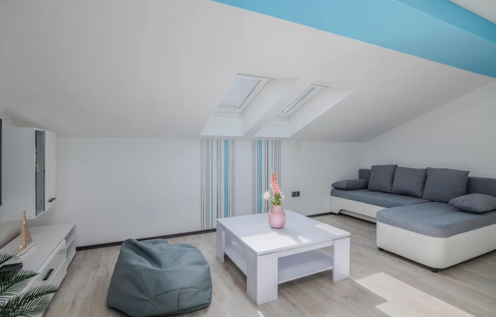 Beautiful Home in Brzac With Wifi and 2 Bedrooms