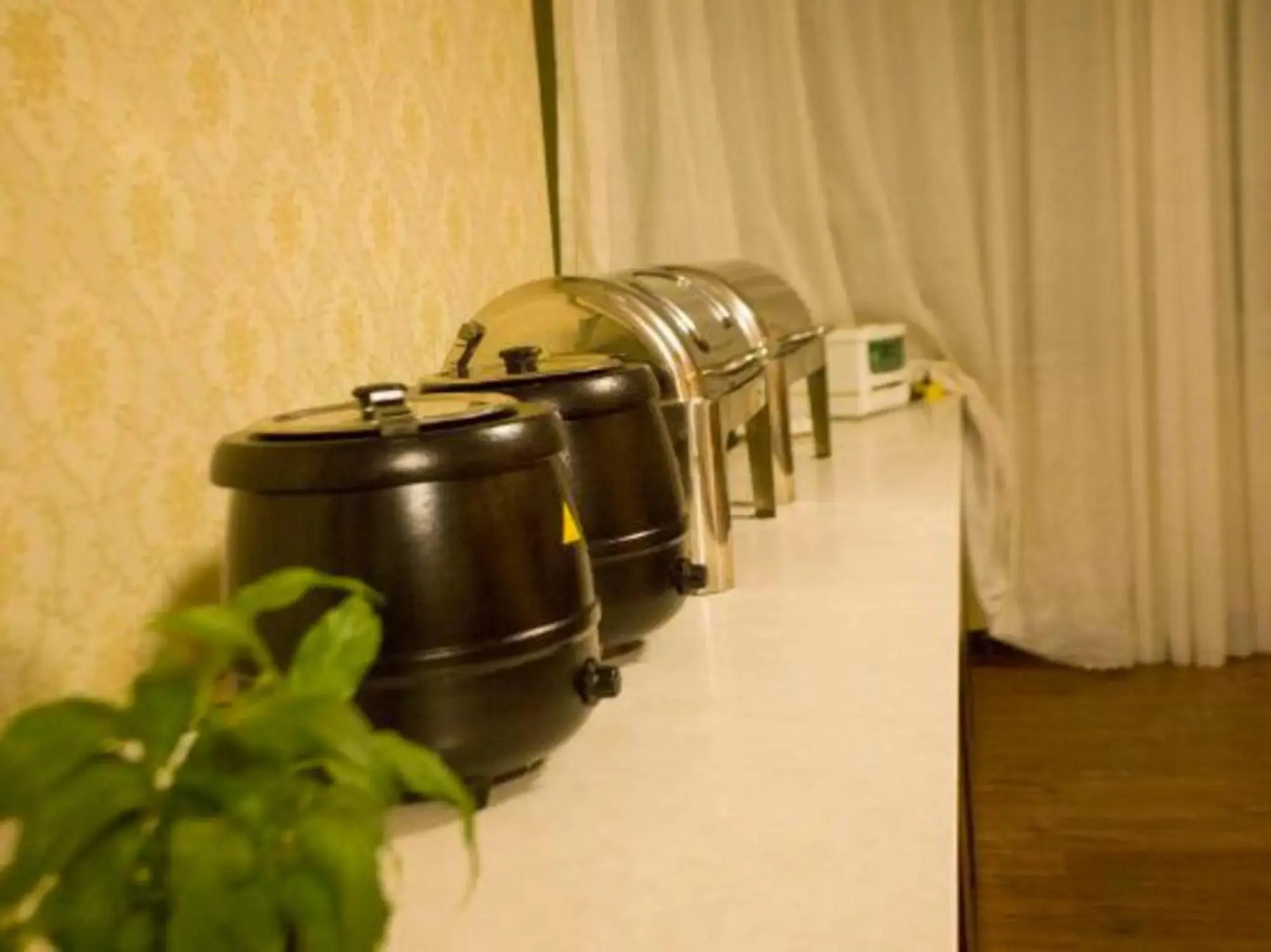 Super 8 Hotel (Chifeng Railway Station Yuanlin Road)