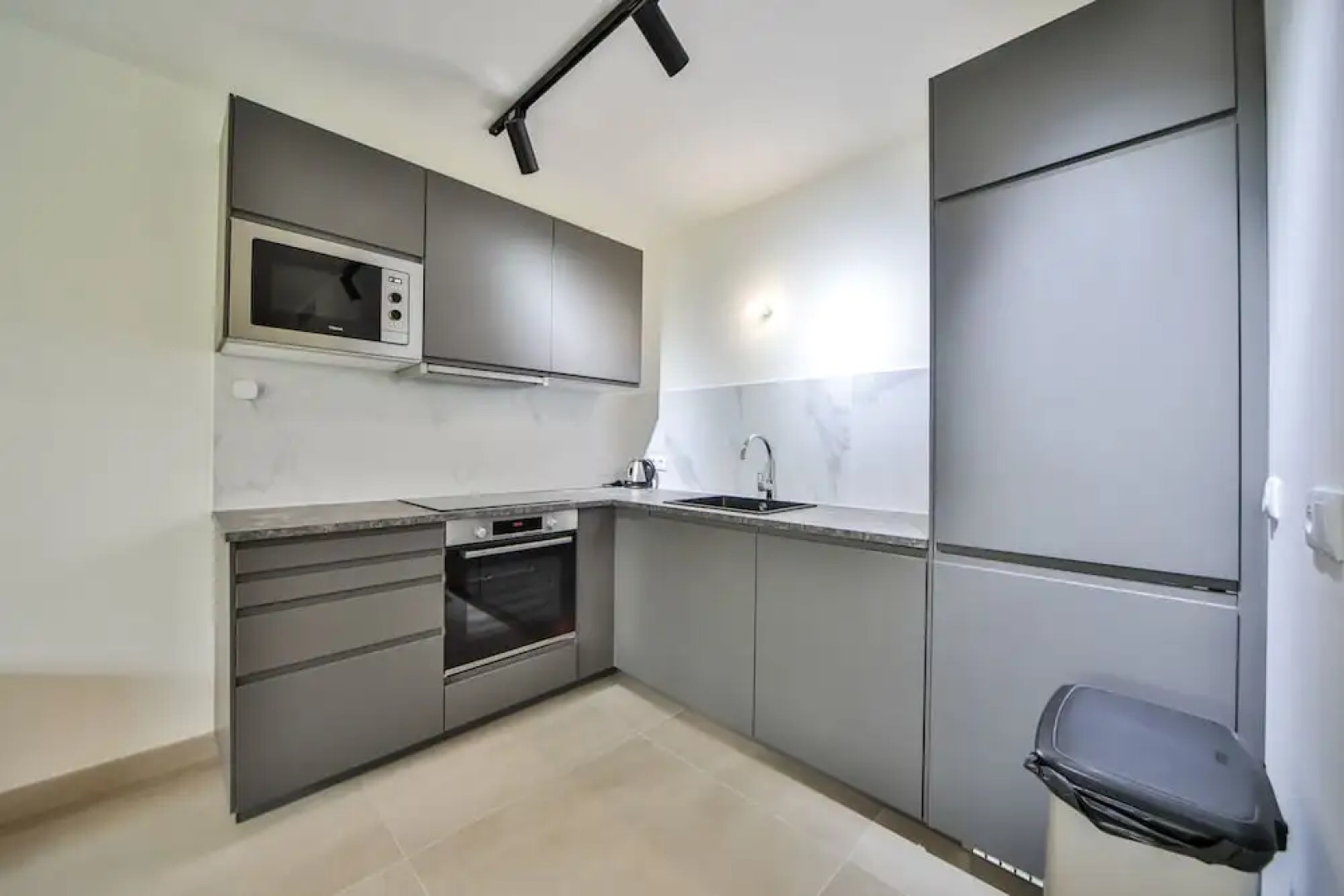 Blue Night International 69