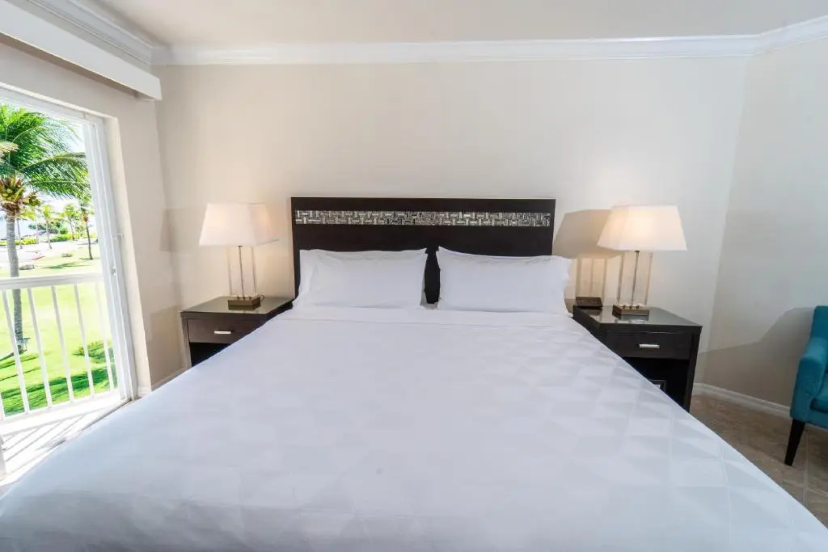 Holiday Inn Resort Grand Cayman by IHG
