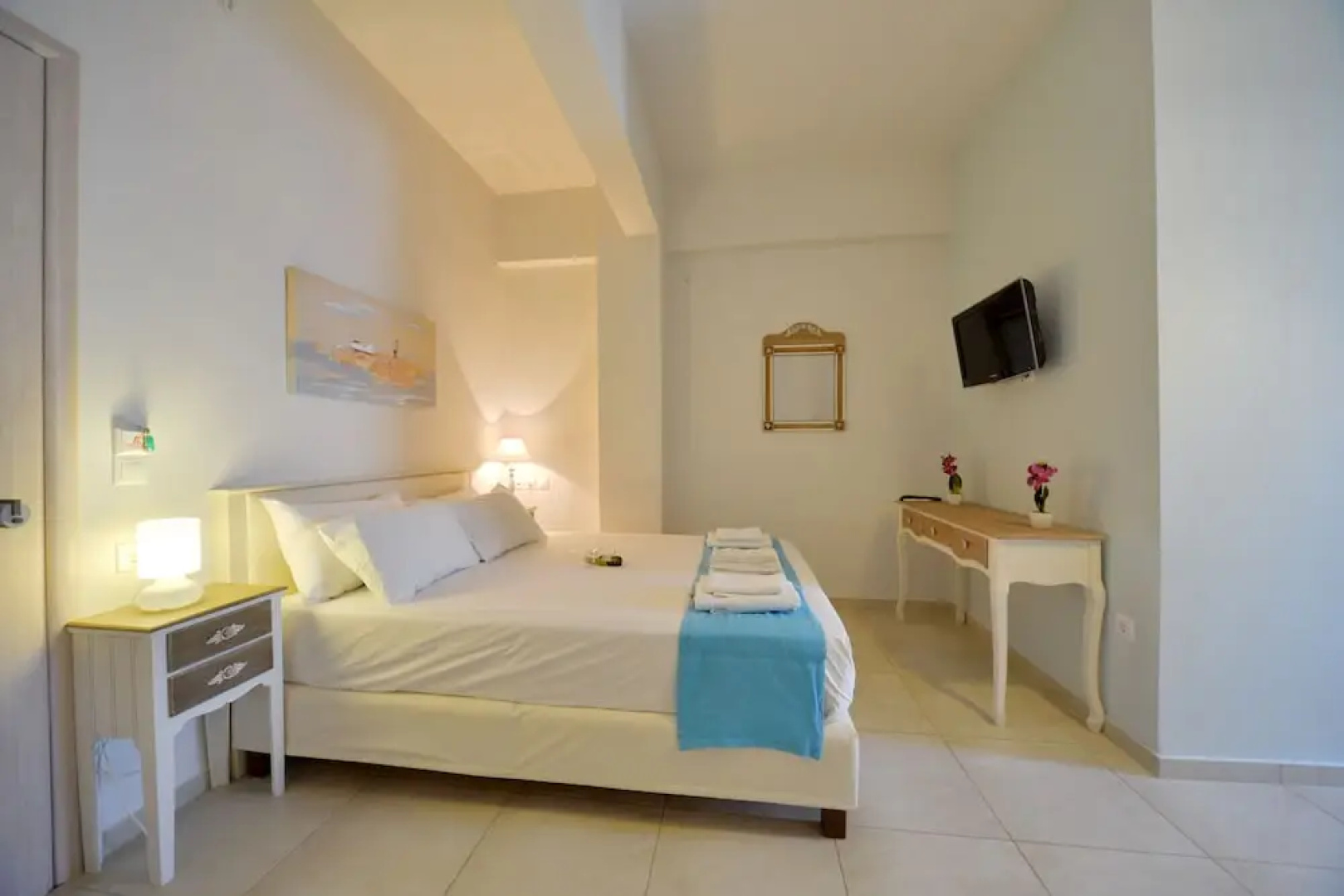 Niriides Luxury Studios