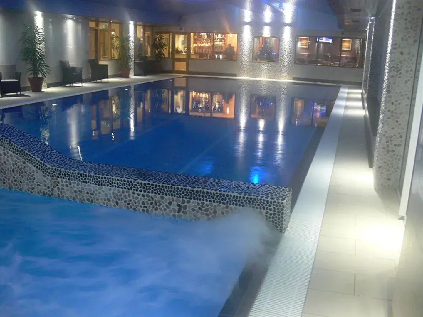 London Beach Country Hotel