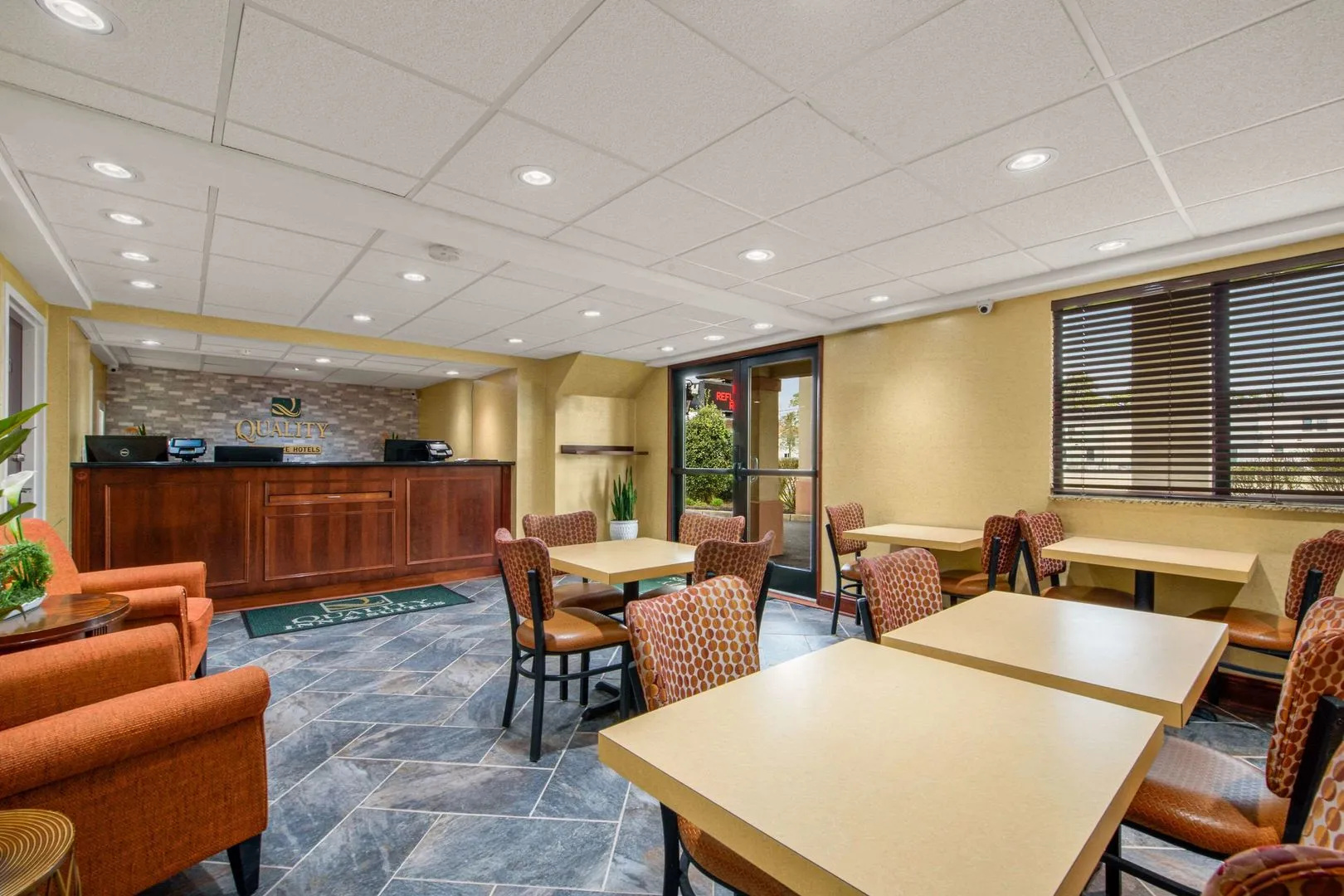 Hibiscus Inn & Suites