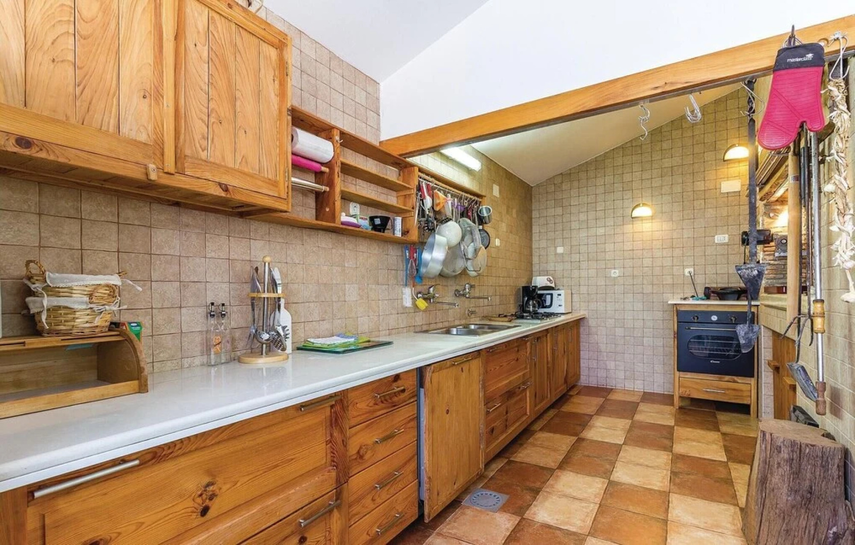 Amazing Home in Liznjan With Sauna, Wifi and 3 Bedrooms