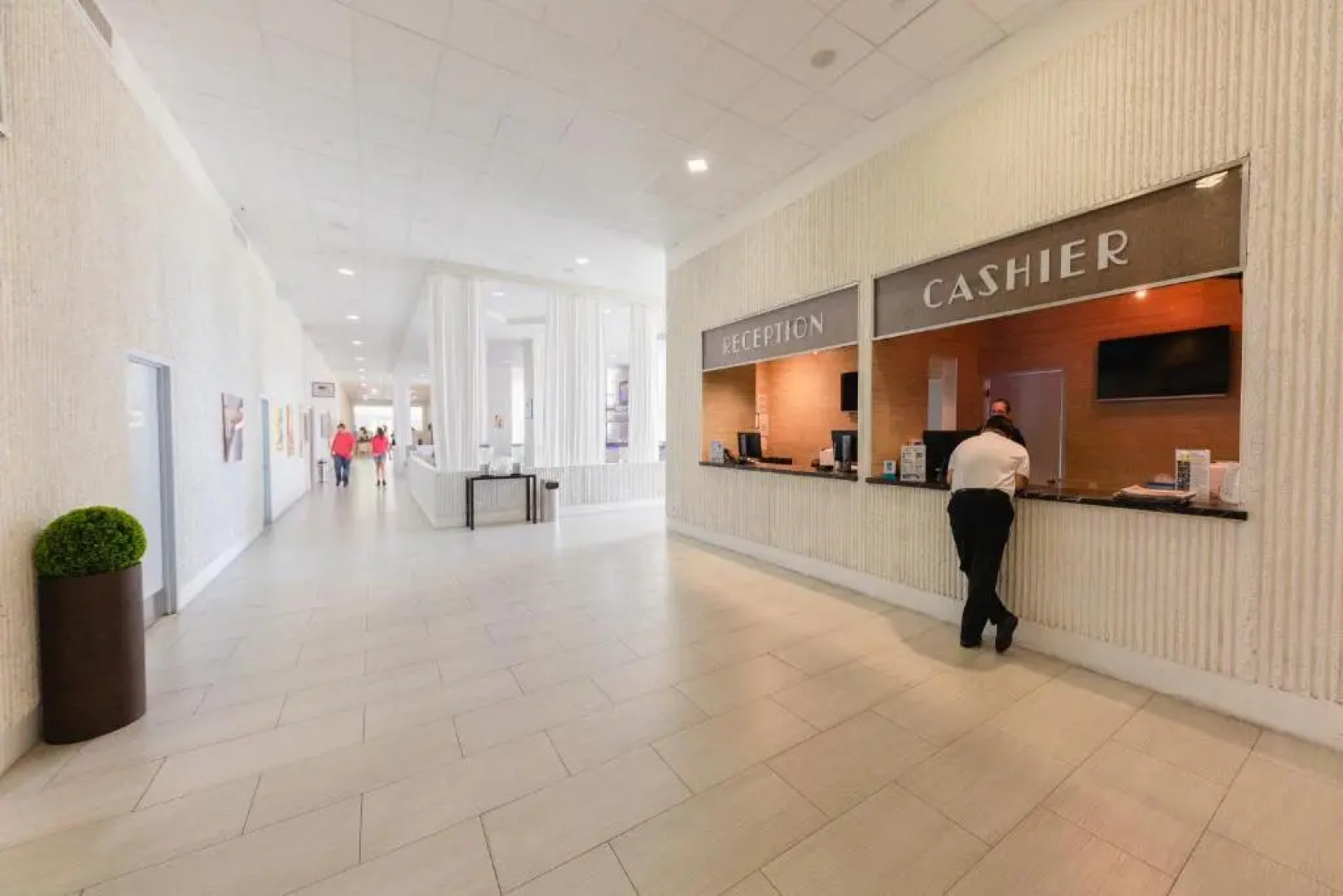 ESJ Towers Máre St Clair by Chana