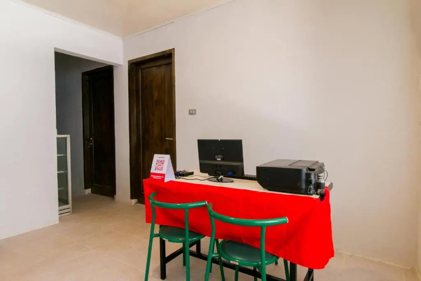 Oyo 1898 Louise Place