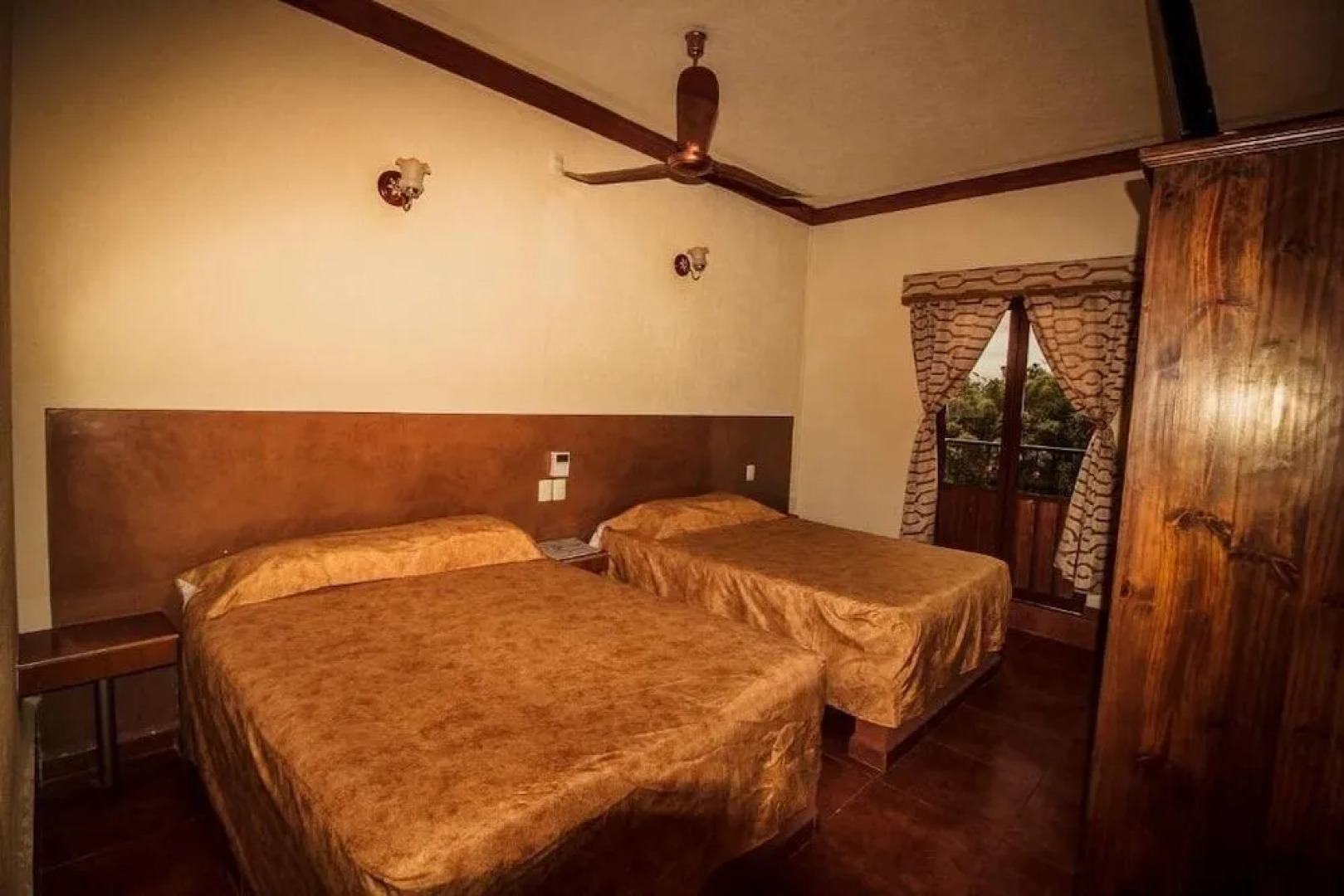 Hotel & Suites Posada Molina