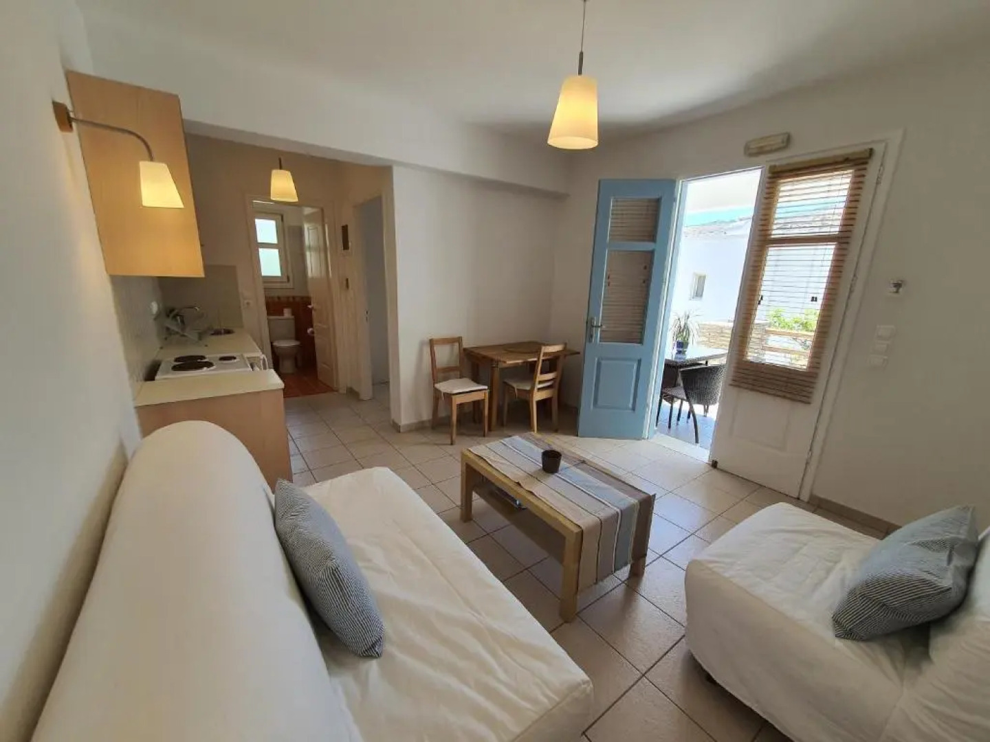 Karaoulanis apartments