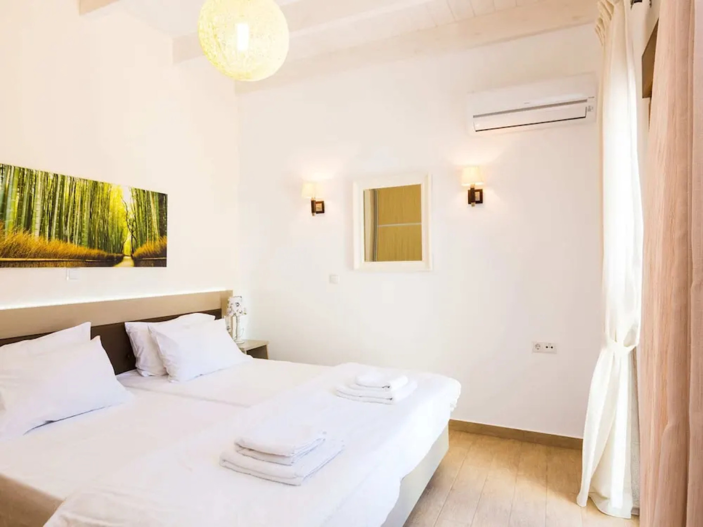 Villa in Crete With Private Pool & Beaches Nearby