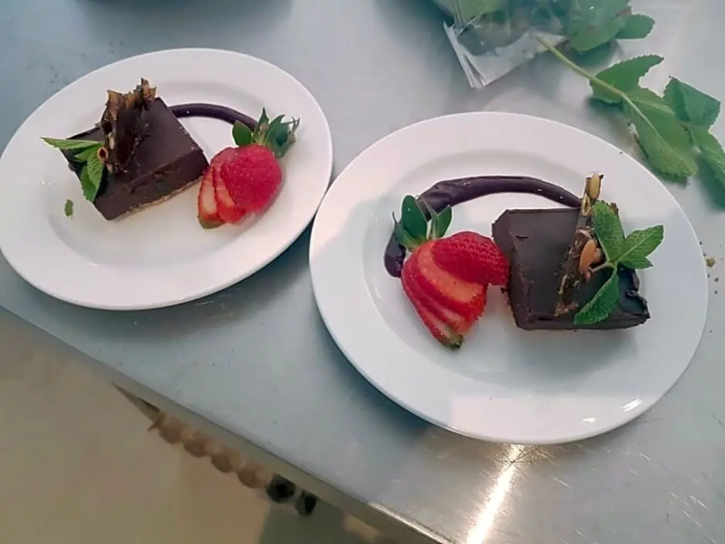 Traders Hotel & Restaurant