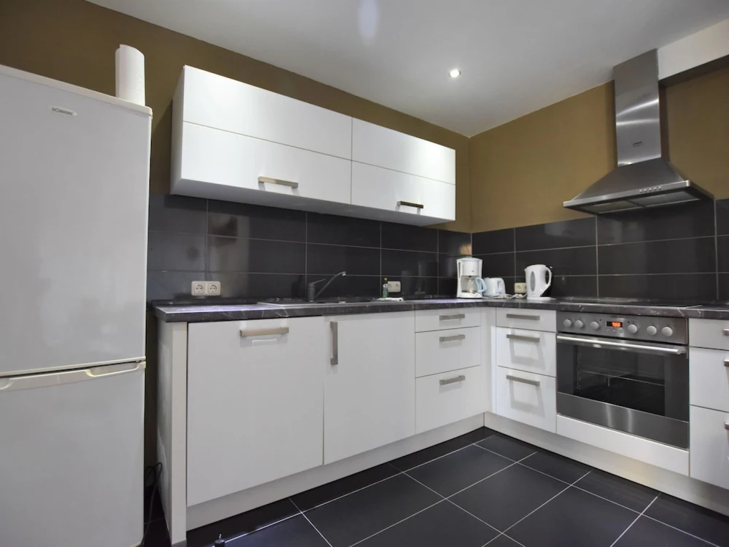 Pretty Apartment With Roofed Terrace Garden Barbecue