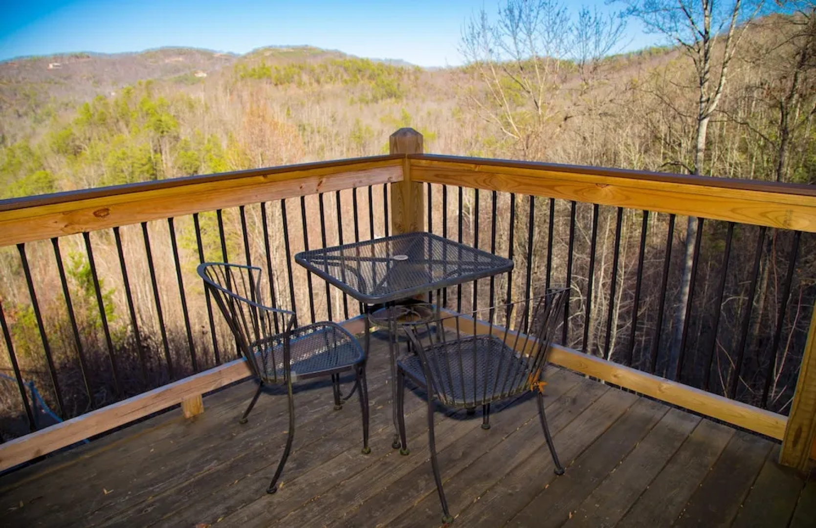 Wolfsong Lodge 5 Bedrooms 4.5 Bathrooms Cabin