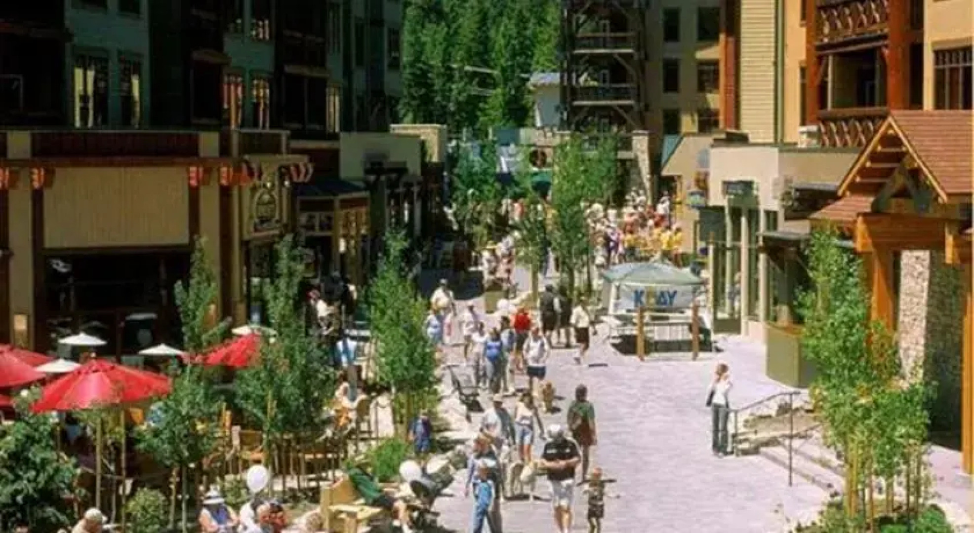 RedAwning Monache at the Village #525