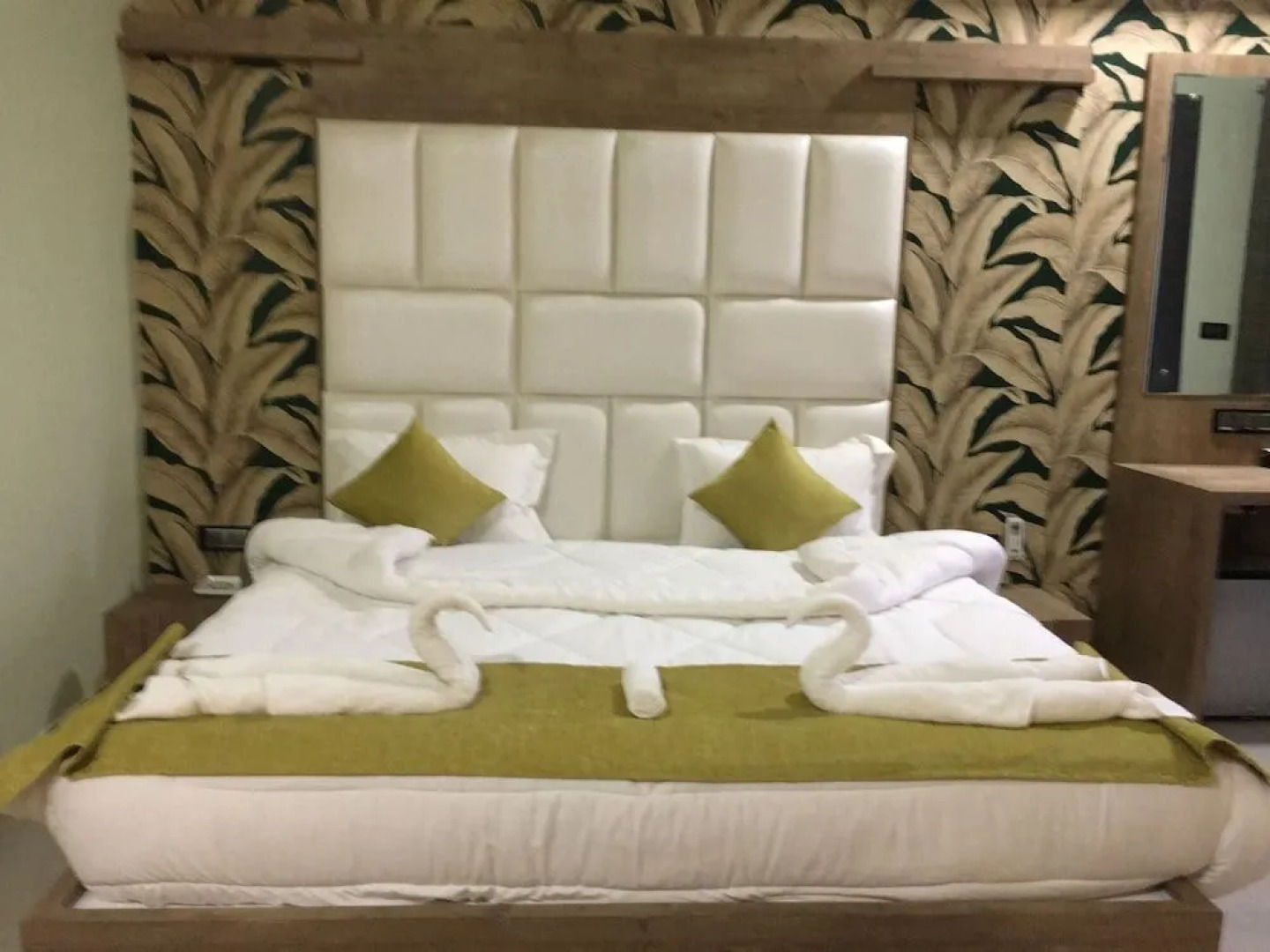 Hotel Ratan Royal Inn.