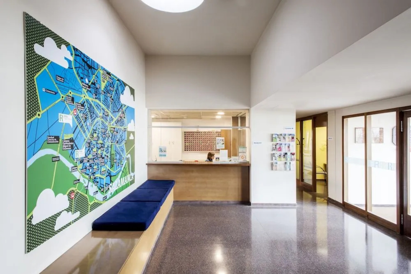 Colegio Mayor Resa Hernán Cortés - Centro Adscrito a REAJ