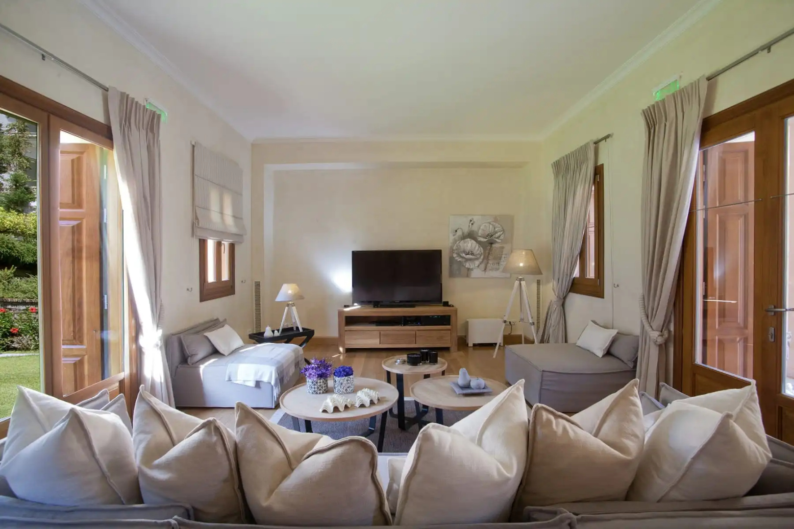 Villa Veneziano – Suites & Villa.