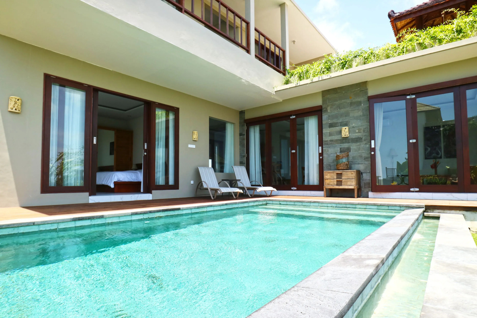 The Ocean Views Luxury Villas & Apartment by ZUZU