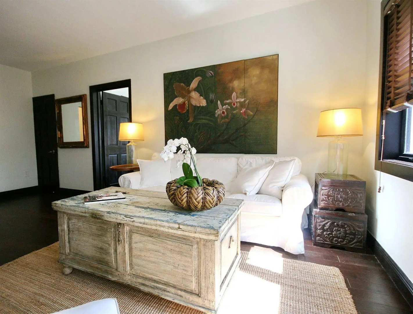 Miami Whitehouse Apartments