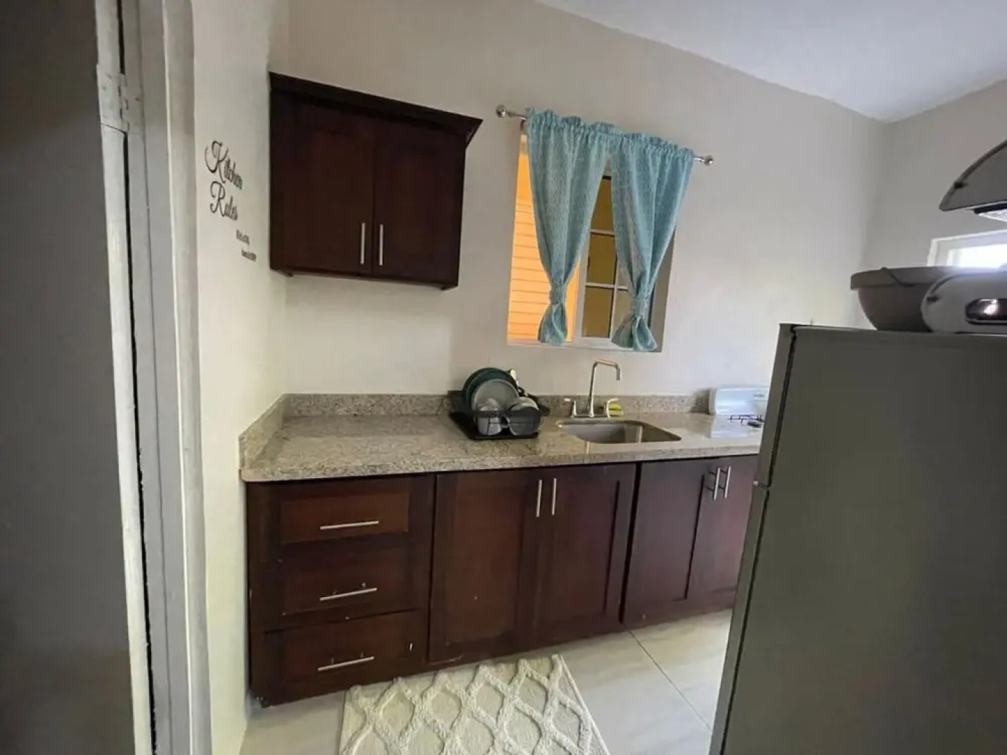 Adorable 1BR Cottage Walk to the Beach Priory