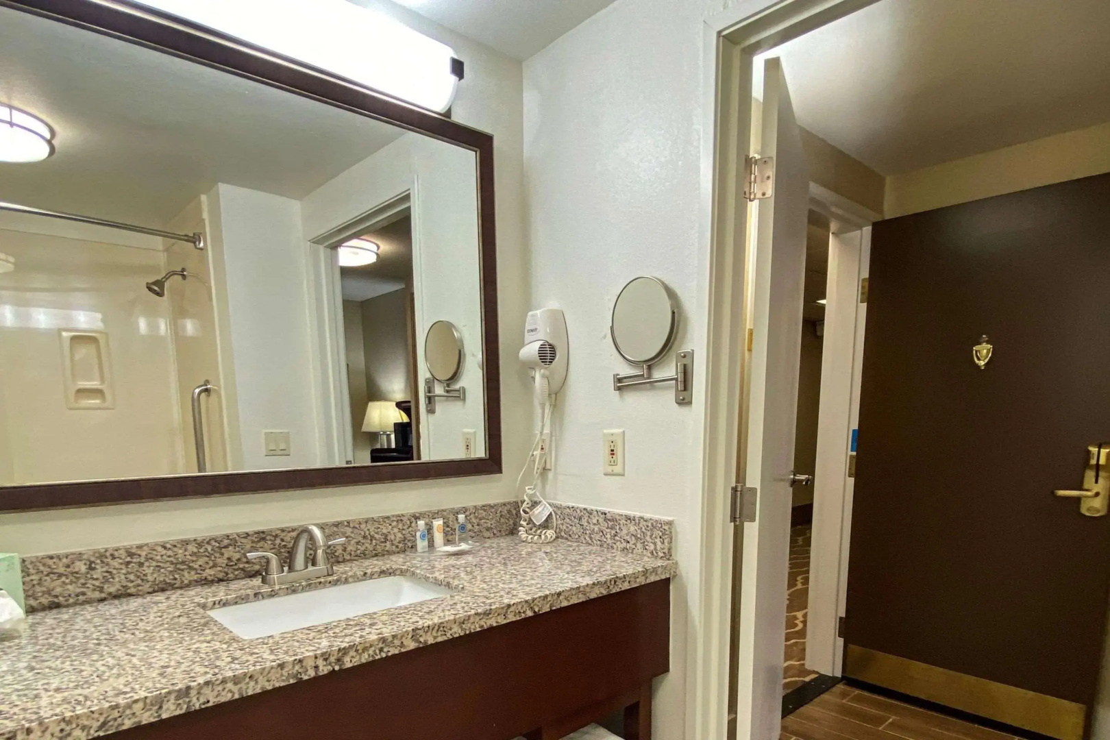 Comfort Suites