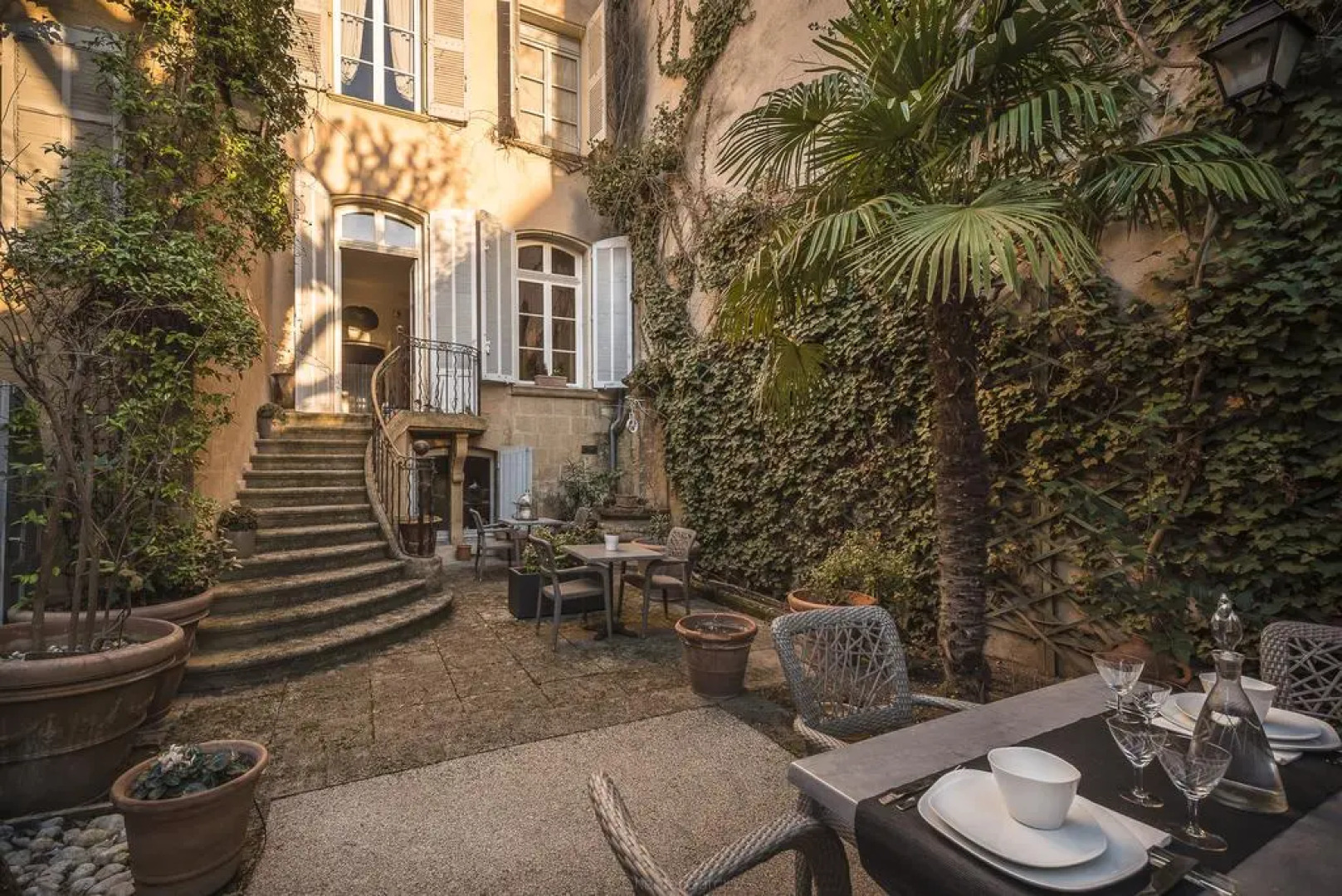 Hôtel Particulier, Le 28