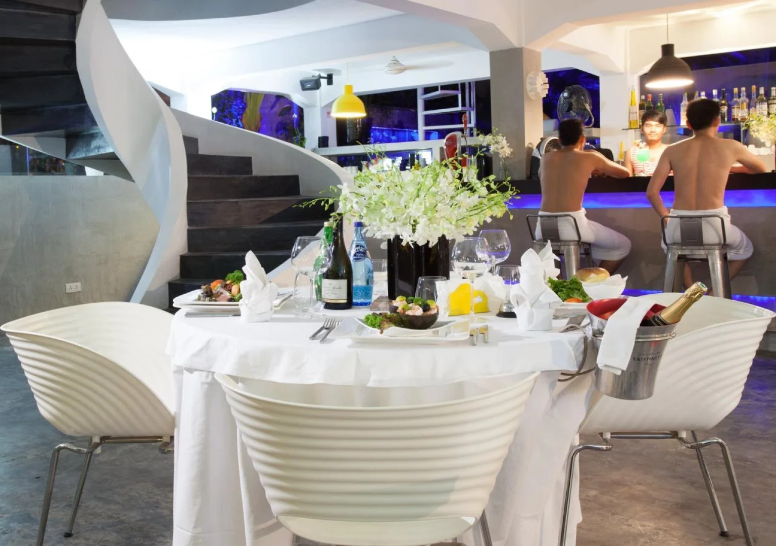 Arthur&Paul - Caters to Men