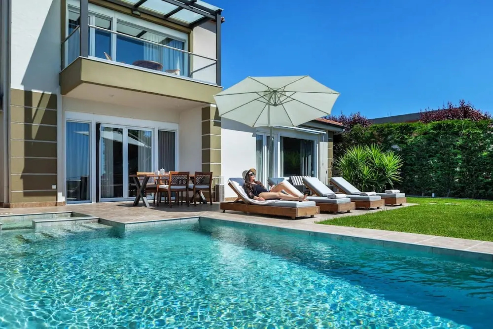 Sunny Villa in Chaniotis